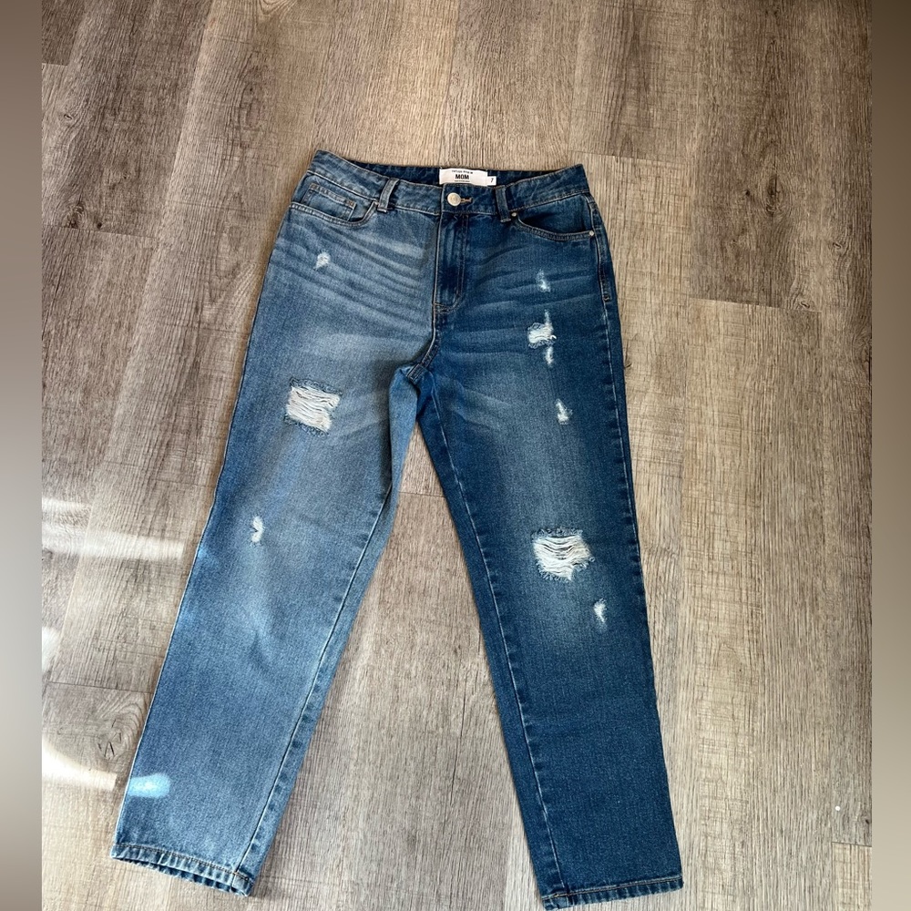 Refuge Denim Distressed Mom Jeans  Size 7